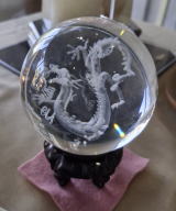 水晶丸玉（竜の彫刻）