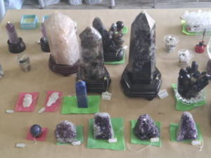 水晶クラスター・シトリン六角柱・アメジストクラスター・水晶クラスター・黒水晶(クラスター・六角柱)・ラピスラズリなど